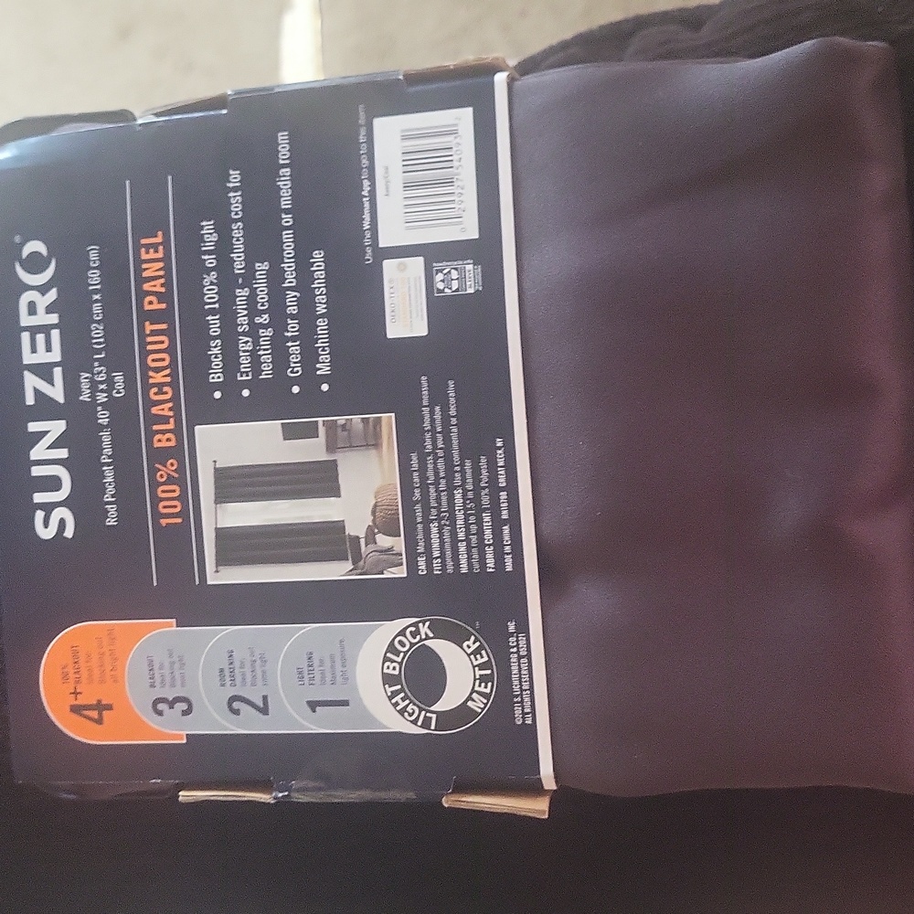 Sun Zero blackout curtains - Picture 3 of 3